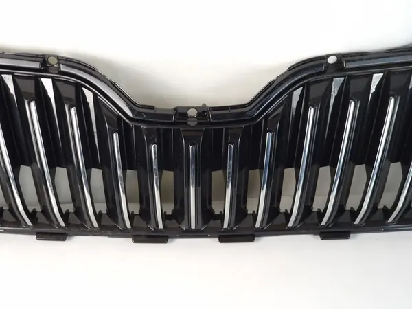SKODA SUPERB 3 Grill Center 3V0853653A Without Radar image 4