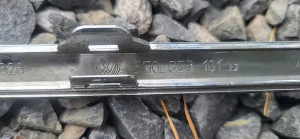 VW GOLF VII LIFT Etupuskuri Kromilista 5G0853101B image 3
