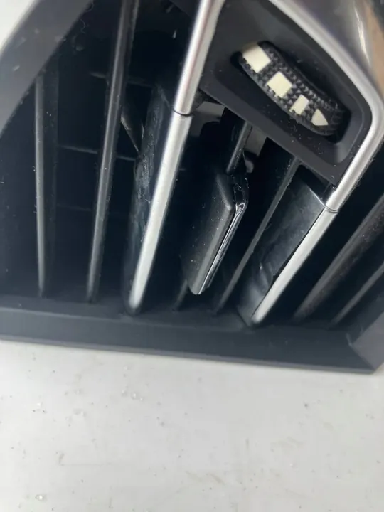 Grelha de ventilação esquerda central OEM 96782701 Peugeot 308 T9 image 5