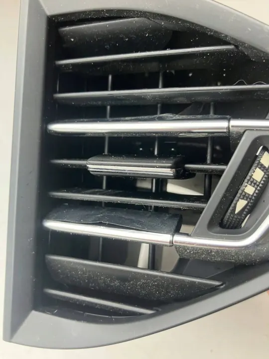 Grelha de ventilação esquerda central OEM 96782701 Peugeot 308 T9 image 6
