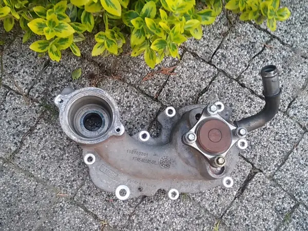 Bomba de agua OEM FT4E-8B585-BE para Ford Edge 2.7 V6 image 2