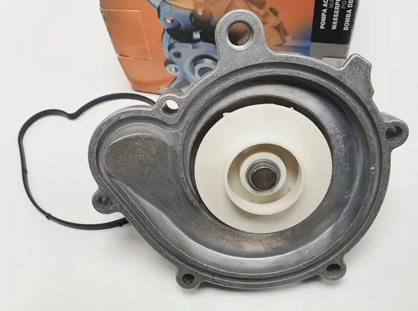 Vattenpump Mercedes W204 1.6 1.8 2712000201 image 4