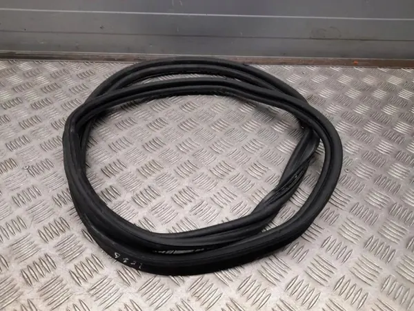 Joint caoutchouc coffre Mercedes-Benz A2077500698 image 2
