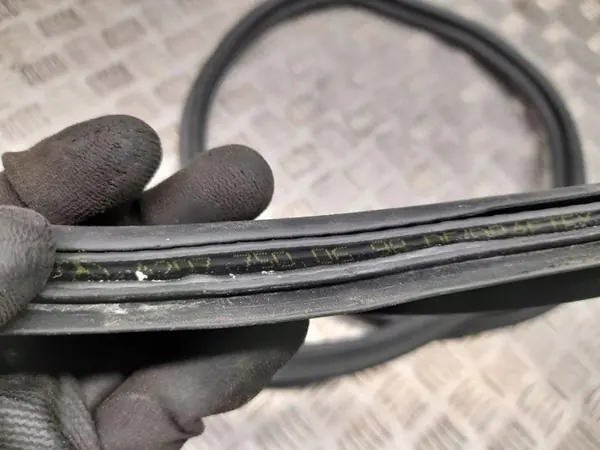Joint caoutchouc coffre Mercedes-Benz A2077500698 image 6