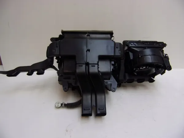 Calefactor OEM 68216209AJ para Chrysler Pacifica 2016+ image 2