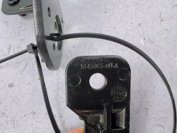 Suporte amortecedor capô inferior esquerdo Tesla Model 3 2023 OEM image 6