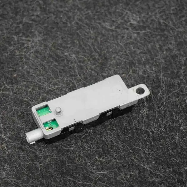 Antenneverstärker Maserati Gran Turismo 4.7L OEM 231149776984 image 2