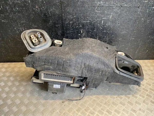 Carcasa del Soplador Mercedes OEM A2388304300 Usado image 4