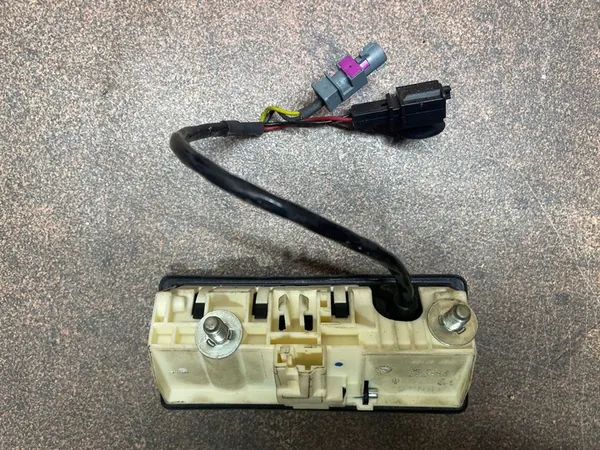 Heckklappen-Mikroschaltergriff VW Passat B5 FL 3B9827566B image 3