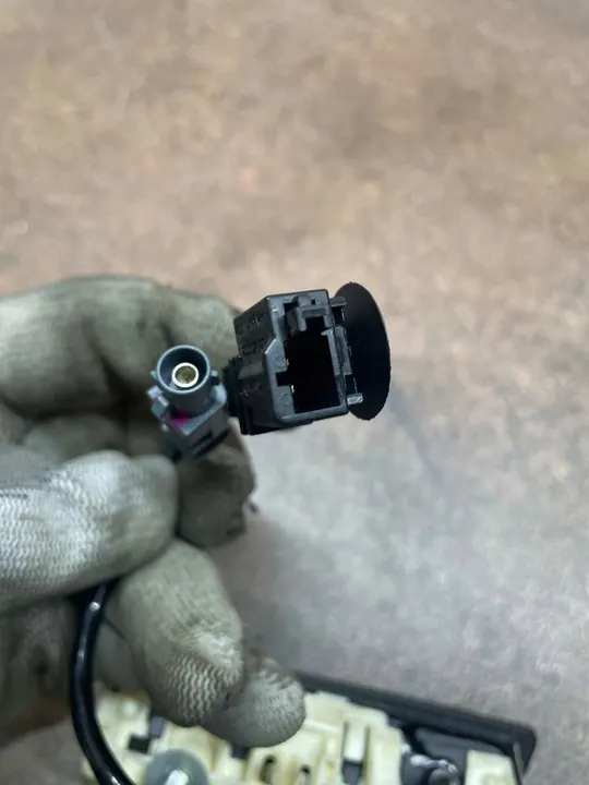 Heckklappen-Mikroschaltergriff VW Passat B5 FL 3B9827566B image 4