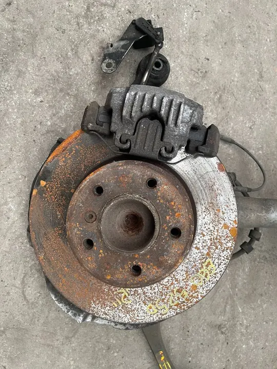 Snodo ammortizzatore anteriore destro BMW E60 E61 525D image 2