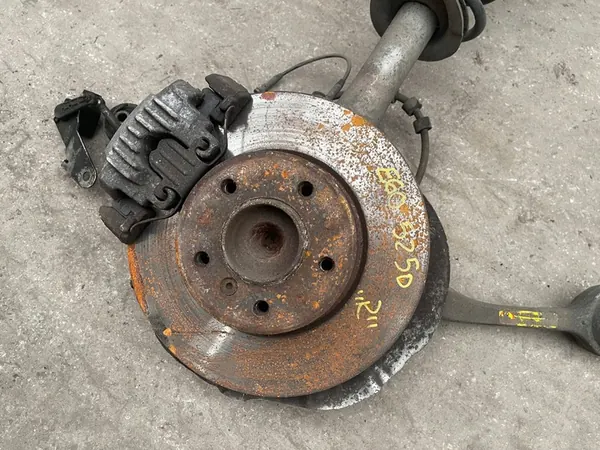 Snodo ammortizzatore anteriore destro BMW E60 E61 525D image 4