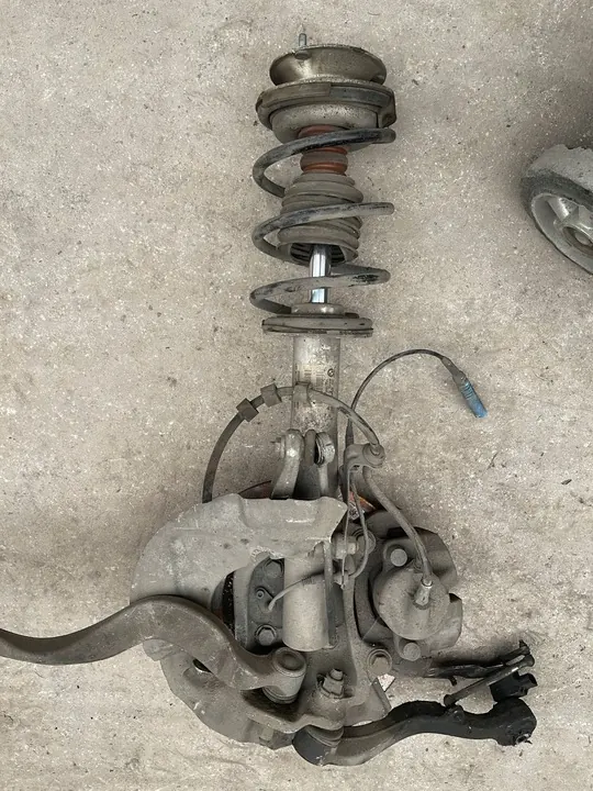 Snodo ammortizzatore anteriore destro BMW E60 E61 525D image 7