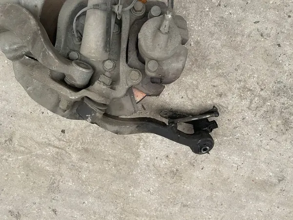 Snodo ammortizzatore anteriore destro BMW E60 E61 525D image 8