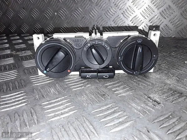 Módulo climatización VW Golf IV OEM 1J0820045F image 2