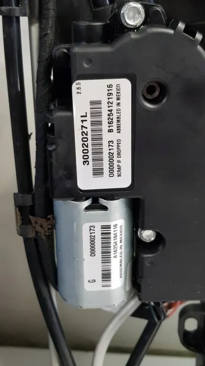 Toit ouvrant panoramique OEM 30020271L pour Jeep image 10
