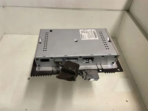 Volvo V50 Förstärkare OEM 30732053 - Begagnad image 3