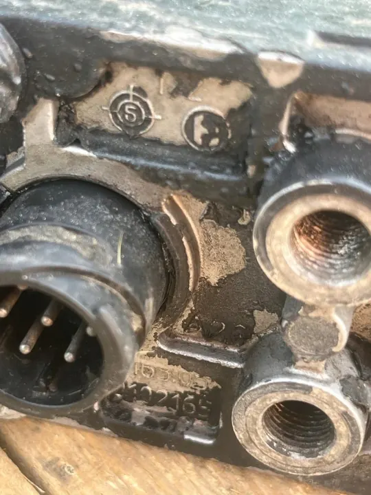 ZF Vaihteiston Venttiili OEM 1025372 MAN Kuorma-autoille image 4