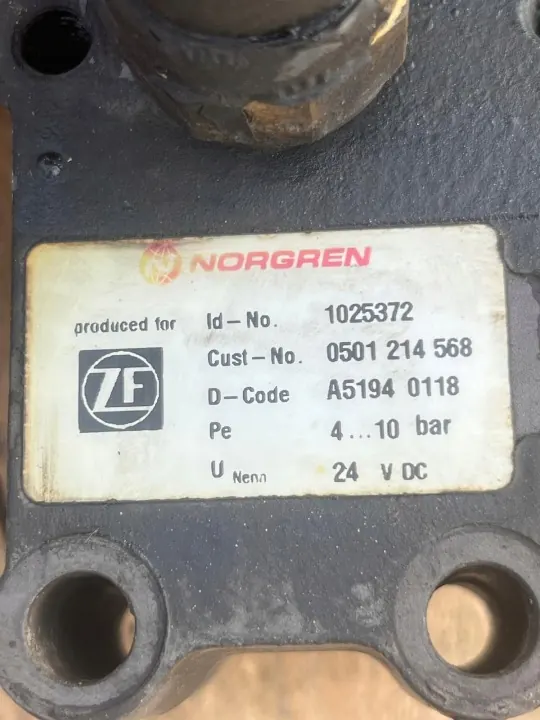 ZF Vaihteiston Venttiili OEM 1025372 MAN Kuorma-autoille image 5