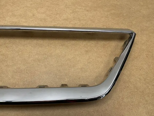 SEAT IBIZA V 5 6F0 2017 - Grill Frame Chrome 6F0854643B image 4