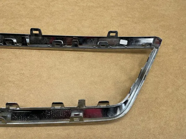SEAT IBIZA V 5 6F0 2017 - Grill Frame Chrome 6F0854643B image 9