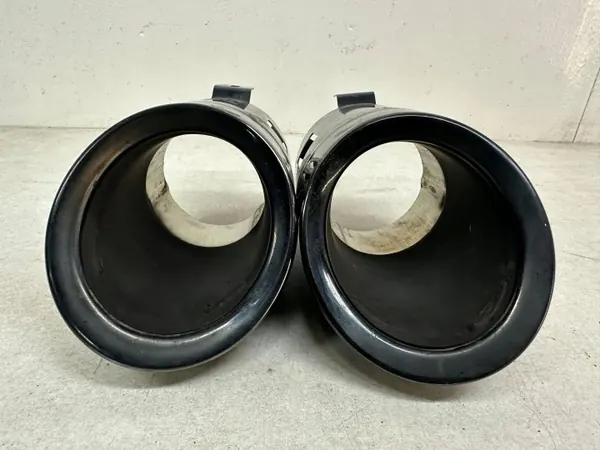 OEM 95B853681Q Puntas de escape Porsche Macan image 3