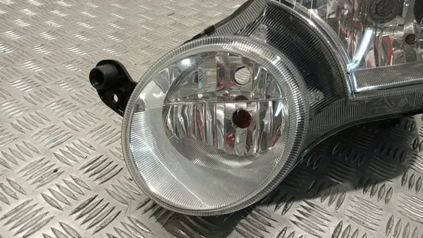 Farol Esquerdo Skoda Yeti 2009-2012 OEM 5L1941015A image 6