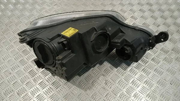 Farol Esquerdo Skoda Yeti 2009-2012 OEM 5L1941015A image 9