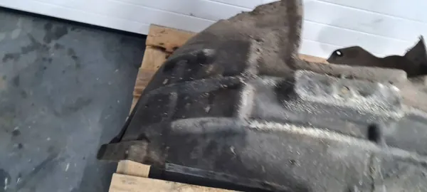 Audi Q5 Etu Vasemman Lokasuojan 8R0821171H image 6