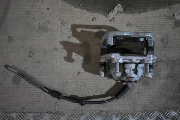 Takajarrusatula oikea Mercedes W167 X167 image 4