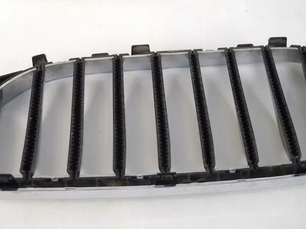 BMW G30 G31 Right Grille Original Chrome Basic 7383520 image 5