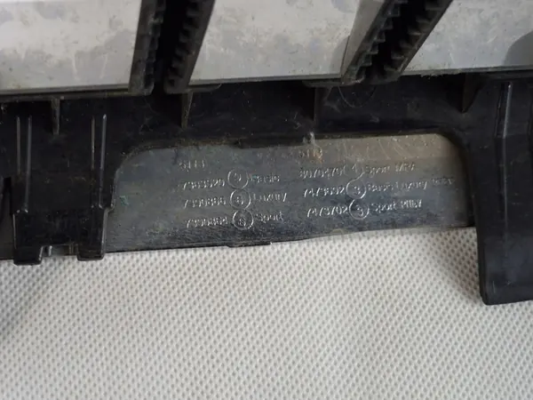 BMW G30 G31 Right Grille Original Chrome Basic 7383520 image 7