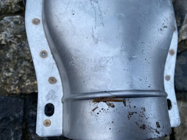 Mercedes GLA Linker Achter Uitlaatdemper OEM 1564900127 image 10
