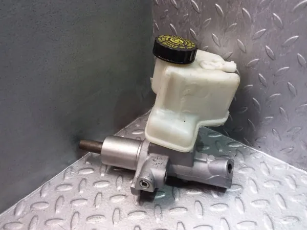 Bremsflüssigkeitsbehälter OEM A2044300002 Vorne image 2