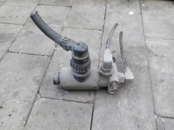 Sähköventtiili DAF 106 - Käytetty OEM-osuus image 2
