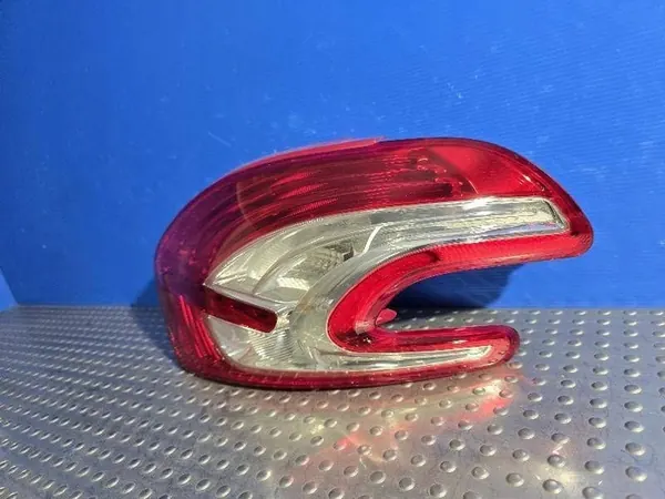 Luz trasera LED derecha Peugeot 208 I 9672628380 image 4