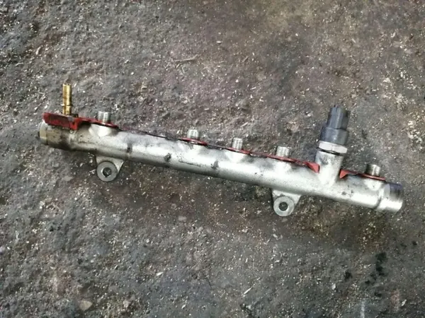 Rampe d'injection OEM 0281002720 pour Renault Traffic II image 2