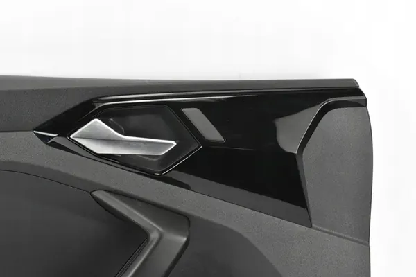 Linke Vordertürverkleidung Audi A1 II GB 82A image 2