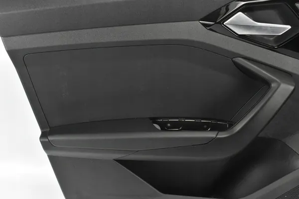 Linke Vordertürverkleidung Audi A1 II GB 82A image 3