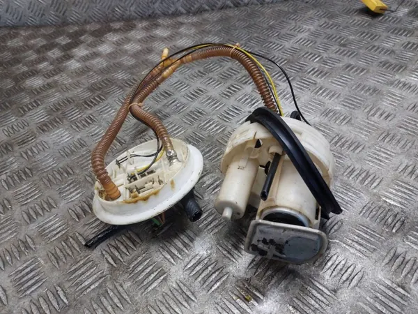 Conjunto de suministro de combustible Audi OE 4B0906087BD image 3