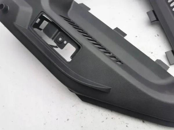 Cupra Formentor 2023 Kofferablage/Rollos Montagesatz OEM 5FF867761A image 3