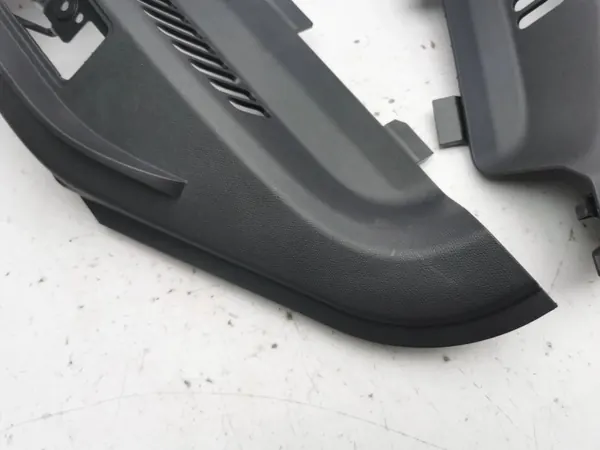 Cupra Formentor 2023 Kofferablage/Rollos Montagesatz OEM 5FF867761A image 4