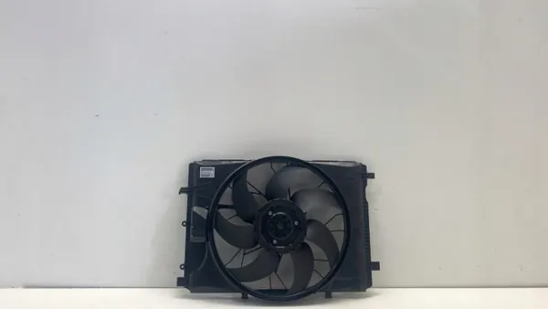 Mercedes W204 Radiatorventilator OEM A2049066802 image 2