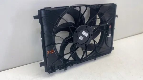 Mercedes W204 Radiatorventilator OEM A2049066802 image 7