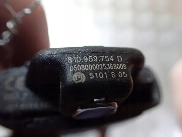 Clé Audi A4/S4 B8 OEM 8T0959754D - Occasion image 4