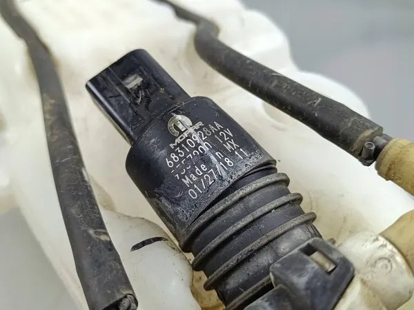 Réservoir de lave-glace Jeep Compass 2019 55412669AA image 4