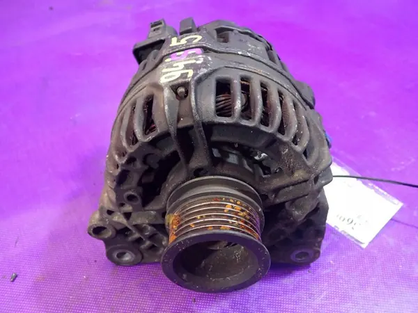 VW LUPO 98-05 1.0 50KM Vaihtovirtageneraattori 037903025M image 2