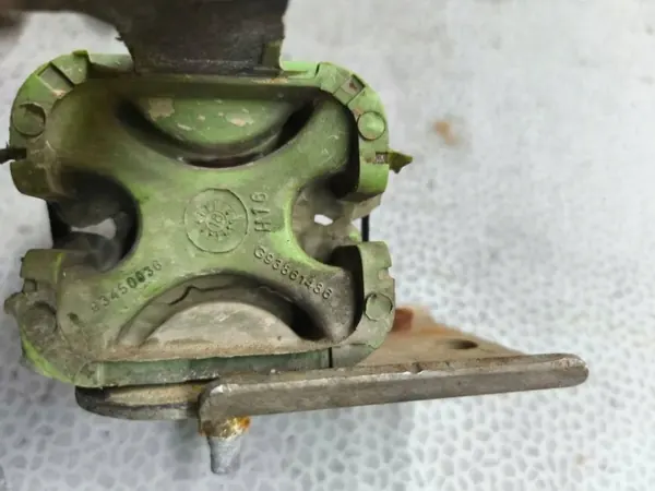 Soporte de escape OEM 93450036 para Renault Trafic image 3