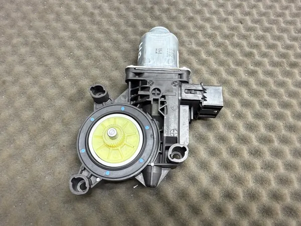 Oikean takaluukun nostomoottori VW Skoda image 2