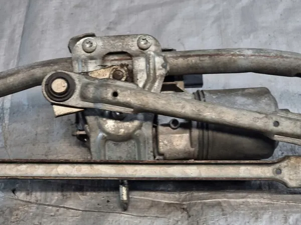 Audi A3 8P Frontscheibenwischermotor OE 8P1955119B image 10